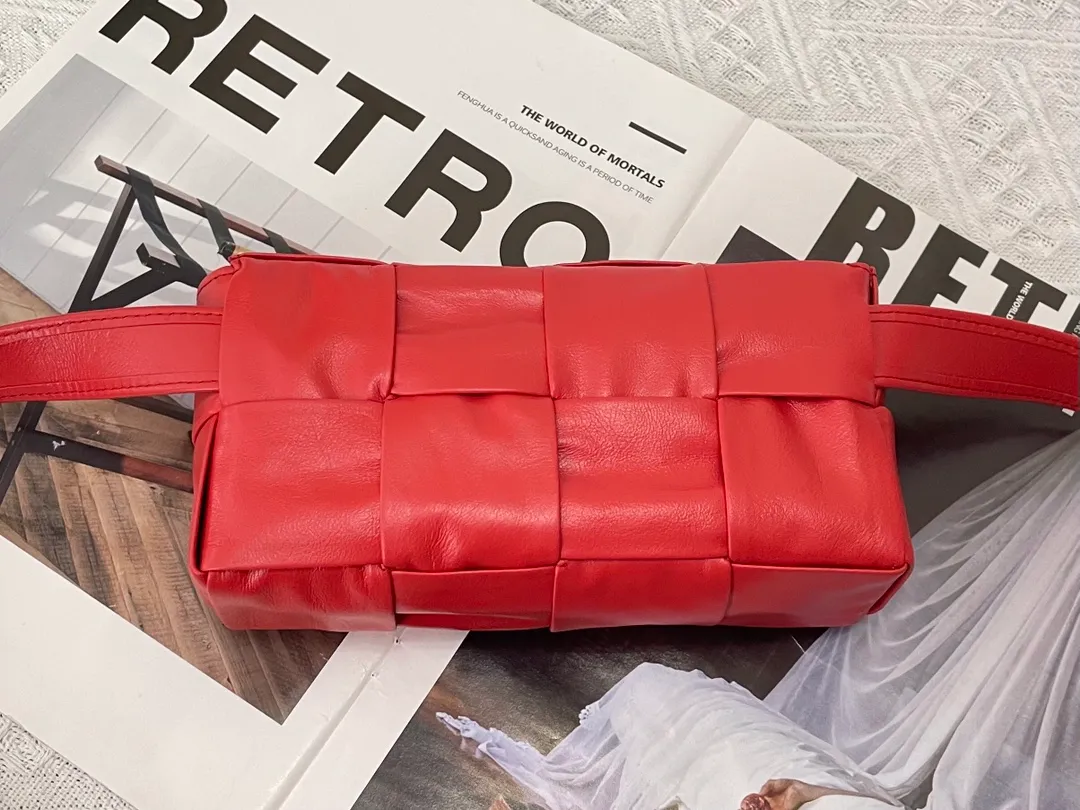 #𝐓𝐇𝐄 𝐁𝐄𝐋𝐓 𝐂𝐀𝐒𝐒𝐄𝐓𝐓𝐄 Checkered waist bag cassette has an updated version🆕The waxed cowhide material is very light and shiny, has a cool feeling, and has the same high-end touch as always. ⚠️The second-generation upgraded version has a long strap of 136cm, tall people can also wear it cross-body at will It is also suitable for boys. It is suitable for couples. It can be used as a handbag, waist bag, crossbody or shoulder bag. It’s small and exquisite, but packs a punch: 💄lipstick 🕶️sunglasses, etc.⋯pack it all! It continues the square shape of the cassette bag and does not deform after loading. It has a very concave shape! Model: 6815# S18.5x5x9.5